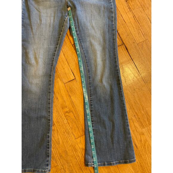 Levi Strauss Signature Gold Mid-Rise Bootcut Womens Jeans Medium Wash Size 30 - Picture 6 of 7